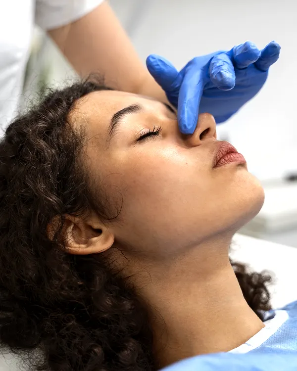 Img-cirujano-plastico-bogota-Servicios_Home-Rinoplastia